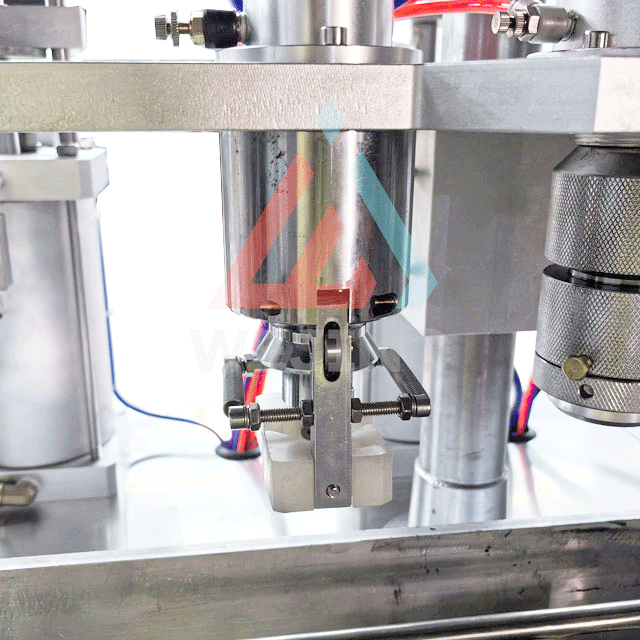 Вертикальная система машины для наполнения аэрозолей