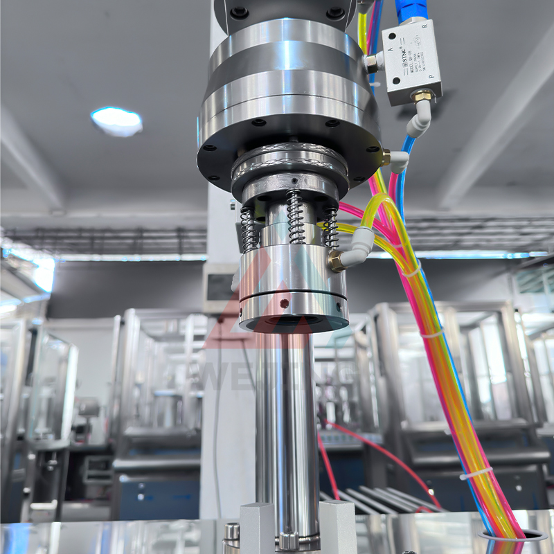 Полуавтоматическая машина для наполнения и укупорки аэрозольных газов BOV с пневматическим управлением