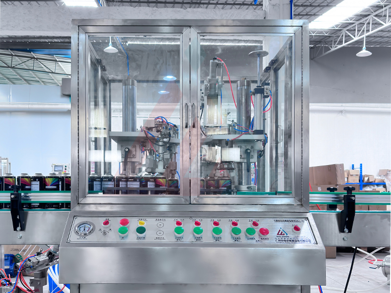 2.Машина для наполнения жидкостью и вставки клапанов