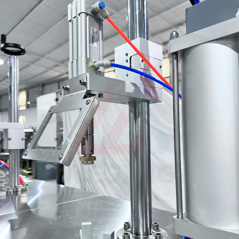 Полуавтоматическая машина для заполнения газа Бутана 